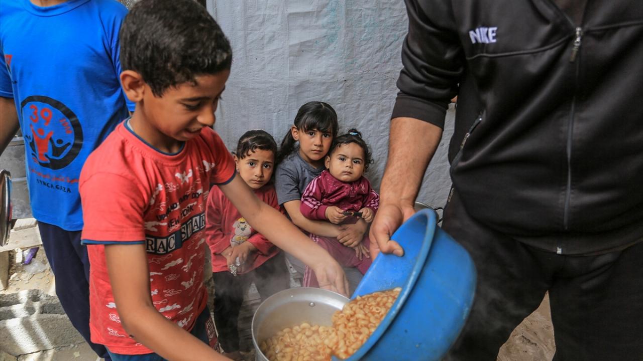 Filistin İnsan Hakları Merkezi: Felaketin önlenmesi için Gazze’ye yardım girişine izin verilmeli